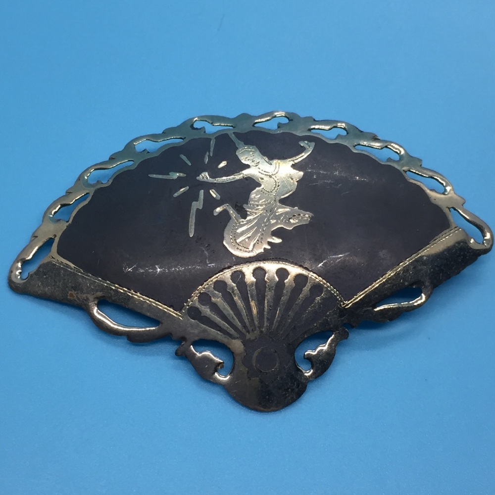 Vintage Oriental Fan Pin